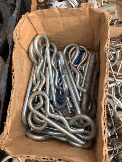 lot of hitch pins