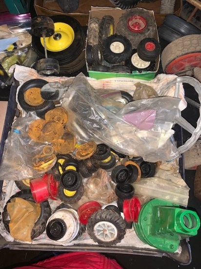 Huge lot of toy tractor parts Lots of great toy & pedal tractor parts!