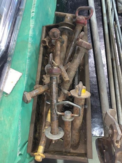 lot of Heavy duty pull pins