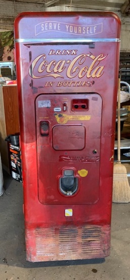 VMCA-149 Coca-Cola machine