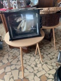 toaster, baskets, & 2 tables
