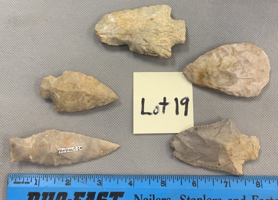 Lot of arrowheads & a scraper