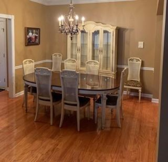 Thomasville Dining room suit