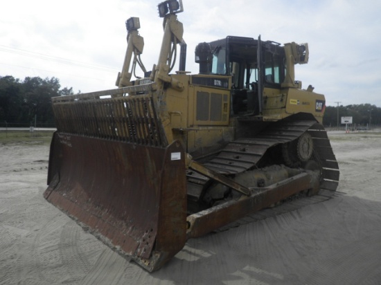 12-01136 (Equip.-Dozer- crawler)  Seller:Manatee County CAT D7R2 LGP CAB HIGH TRACK CRAWLER