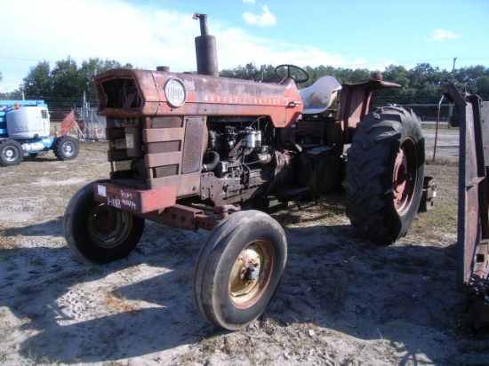 1-01188 (Equip.-Tractor)  Seller:Private/Dealer MASSEY FERGUSON 1100 FARM TRACTOR WITH