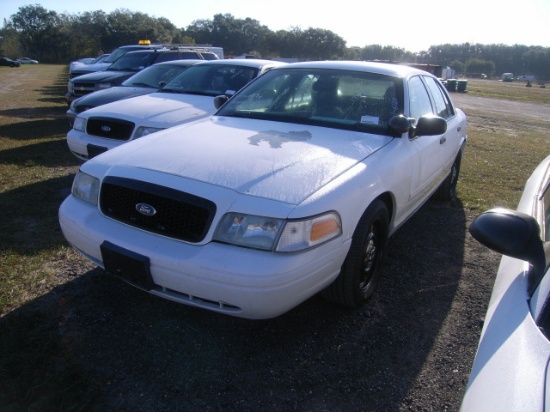 1-06120 (Cars-Sedan 4D)  Seller:Hernando County Sheriff-s 2009 FORD CROWNVIC