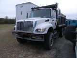 1-09125 (Trucks-Dump)  Seller:Hillsborough County B.O.C.C. 2004 INTL 7400