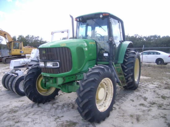 2-01180 (Equip.-Tractor)  Seller:Manatee County JOHN DEERE 7220 ENCLOSED CAB 4X4 FARM