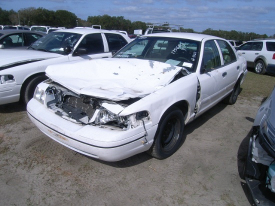 2-05127 (Cars-Sedan 4D)  Seller:Florida State ACS 2000 FORD CROWNVIC