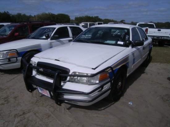 2-05133 (Cars-Sedan 4D)  Seller:City of Clearwater 2010 FORD CROWNVIC