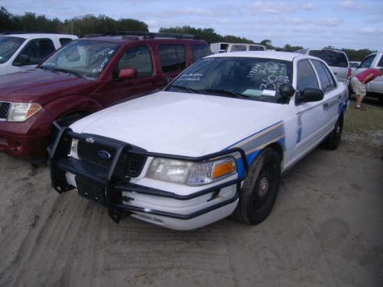 2-05134 (Cars-Sedan 4D)  Seller:City of Clearwater 2010 FORD CROWNVIC