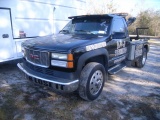 3-08215 (Trucks-Wrecker)  Seller:Private/Dealer 2002 GMC 3500