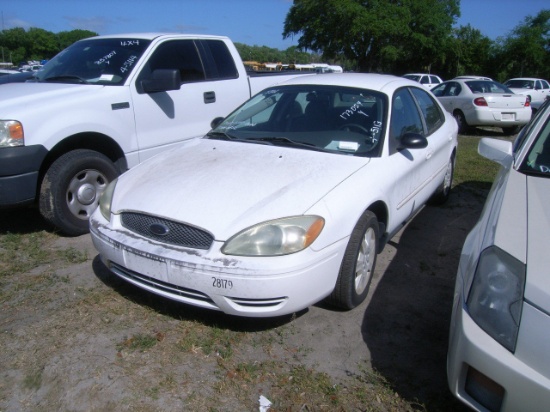 4-05113 (Cars-Sedan 4D)  Seller:Florida State PD 20 2004 FORD TAURUS