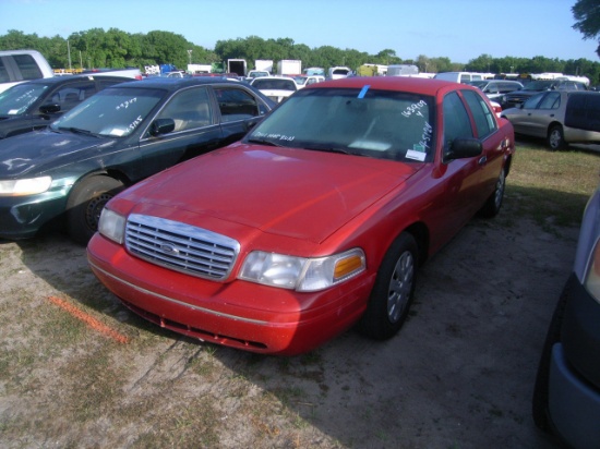4-05124 (Cars-Sedan 4D)  Seller:Private/Dealer 2001 FORD CROWNVIC