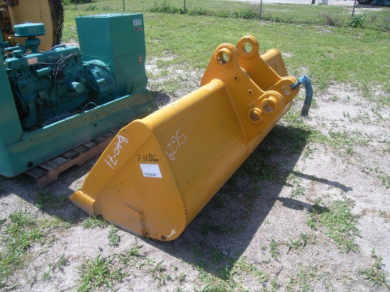 7-01136 (Equip.-Implement- misc.)  Seller:Private/Dealer 82 INCH LOADER BUCKET ATTACHMENT