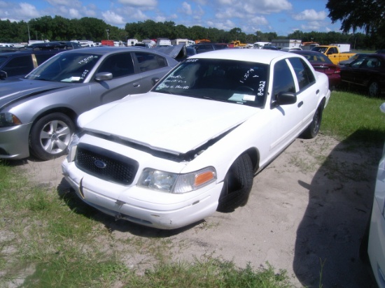 8-05122 (Cars-Sedan 4D)  Seller:Pinellas County Sheriff-s Ofc 2010 FORD CROWNVIC