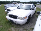 8-06111 (Cars-Sedan 4D)  Seller:Hillsborough County Sheriff-s 2011 FORD CROWNVIC