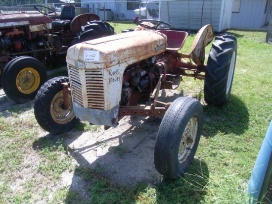 10-01110 (Equip.-Tractor)  Seller:Private/Dealer FERGUSON 35 GAS TRACTOR