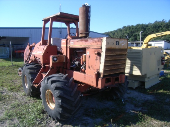 12-01132 (Equip.-Trencher)  Seller:Private/Dealer DITCH WITCH R100P RIDING TRENCHER WITH