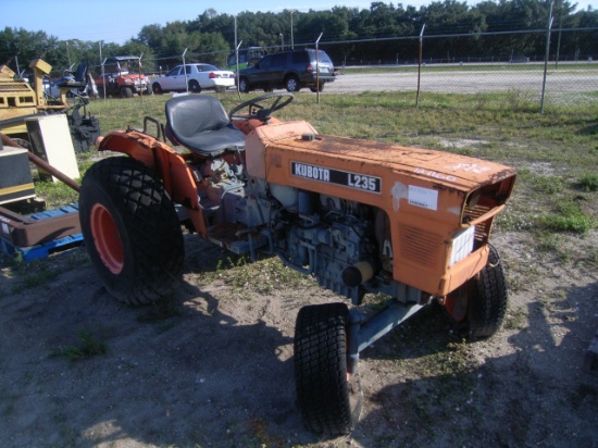 12-01160 (Equip.-Tractor)  Seller:Private/Dealer KUBOTA L235 DIESEL TRACTOR