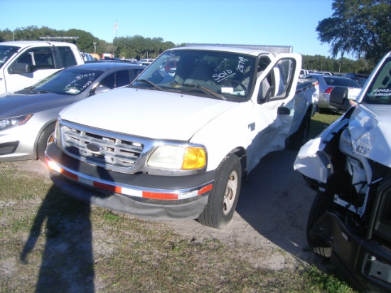 1-05122 (Trucks-Pickup 2D)  Seller:Sarasota County Commissioners 2004 FORD F150