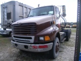 2-09110 (Trucks-Tractor)  Seller:City of Clearwater 2001 STLG LT9500