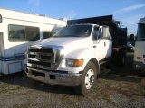 2-09240 (Trucks-Dump)  Seller:Private/Dealer 2004 FORD F650