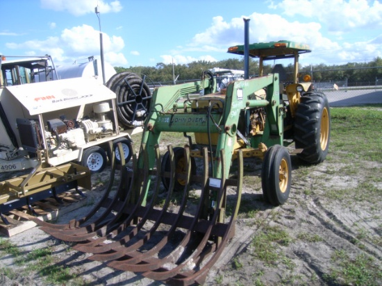 3-01138 (Equip.-Tractor)  Seller: Florida State ACS JOHN DEERE 2350 DIESEL TRACTOR LOADER