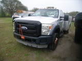 3-08126 (Trucks-Utility 2D)  Seller: Gov/Pinellas County BOCC 2011 FORD F550