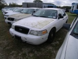 3-10118 (Cars-Sedan 4D)  Seller: Gov/Hillsborough County Sheriff-s 2009 FORD CROWNVIC