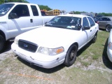 4-06258 (Cars-Sedan 4D)  Seller: Gov/Hillsborough County Sheriff-s 2009 FORD CROWNVIC