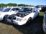 4-05139 (Cars-Sedan 4D)  Seller: Gov/Pasco County Sheriff-s Office 2011 FORD CROWNVIC