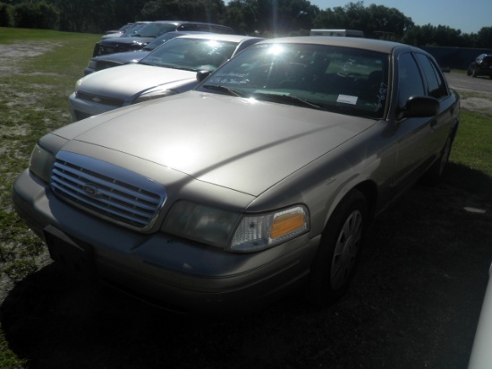 6-06127 (Cars-Sedan 4D)  Seller: Gov/Hillsborough County Sheriff-s 2006 FORD CROWNVIC