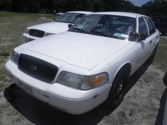 6-06140 (Cars-Sedan 4D)  Seller: Gov/Hillsborough County Sheriff-s 2011 FORD CROWNVIC