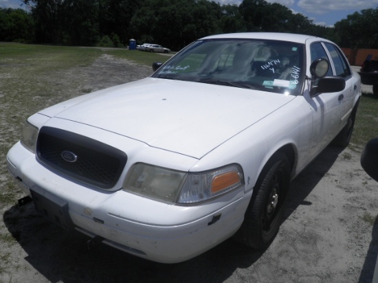 6-06141 (Cars-Sedan 4D)  Seller: Gov/Hillsborough County Sheriff-s 2009 FORD CROWNVIC