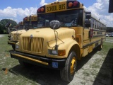 6-08112 (Trucks-Buses)  Seller: Gov/Hillsborough County School 2002 AMRT T444E