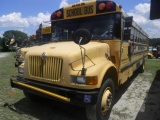 6-08113 (Trucks-Buses)  Seller: Gov/Hillsborough County School 2002 AMRT IC3S530
