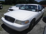 6-06139 (Cars-Sedan 4D)  Seller: Gov/Hillsborough County Sheriff-s 2004 FORD CROWNVIC