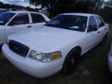6-06217 (Cars-Sedan 4D)  Seller: Gov/Manatee County Sheriff-s Offic 2011 FORD CROWNVIC