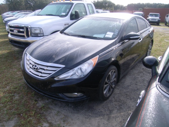 2-07111 (Cars-Sedan 4D)  Seller:Private/Dealer 2013 HYUN SONATA