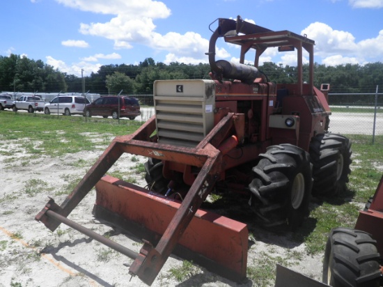 7-01174 (Equip.-Trencher)  Seller:Private/Dealer DITCH WITCH R100 DIESEL RIDING TRENCHER