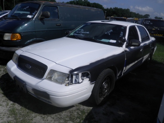7-05151 (Cars-Sedan 4D)  Seller: Gov/City of Clearwater 2009 FORD CROWNVIC