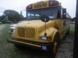 7-08119 (Trucks-Buses)  Seller: Gov/Hillsborough County School 2002 AMRT T444E