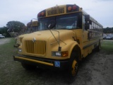 7-08115 (Trucks-Buses)  Seller: Gov/Hillsborough County School 2002 AMRT T444E