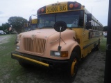 7-08117 (Trucks-Buses)  Seller: Gov/Hillsborough County School 2002 AMRT T444E