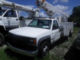 7-08213 (Trucks-Aerial lift)  Seller:Private/Dealer 2002 CHEV 3500