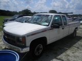 7-12110 (Trucks-Pickup 2D)  Seller: Florida State DOT 2000 CHEV 2500