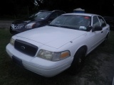 7-06165 (Cars-Sedan 4D)  Seller: Gov/Hernando County Sheriff-s 2004 FORD CROWNVIC