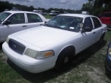 7-06227 (Cars-Sedan 4D)  Seller: Gov/Hernando County Sheriff-s 2010 FORD CROWNVIC