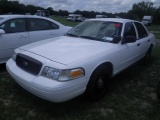 7-06230 (Cars-Sedan 4D)  Seller: Gov/Hernando County Sheriff-s 2010 FORD CROWNVIC